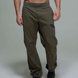 Lululemon Seawall Track Pant 
Fatigue Green Size M